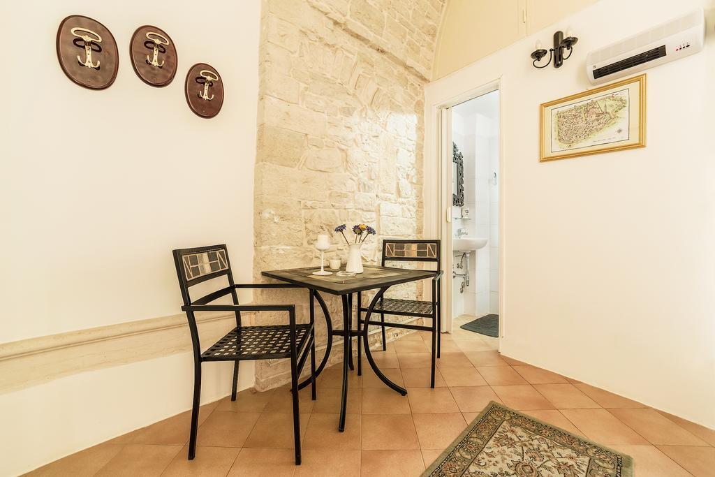 La Torre Storica Bed & Breakfast Bitonto Exterior photo